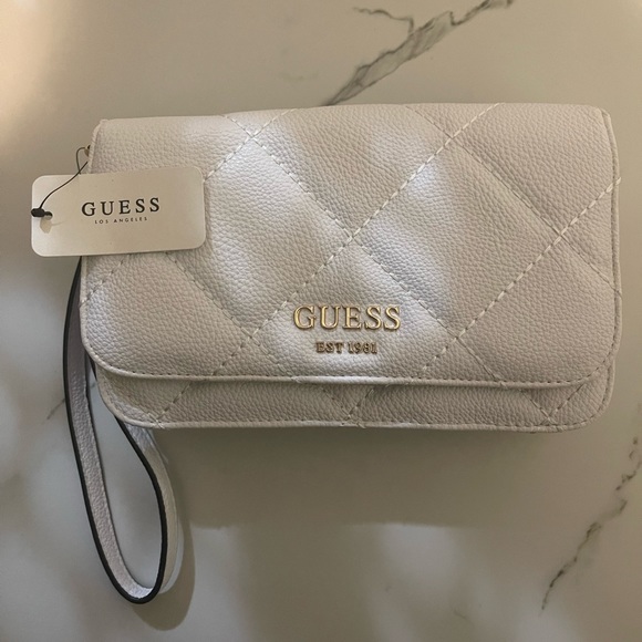 NWT GUESS Phone Wristlet - Picture 1 of 3